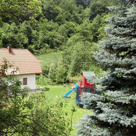 Cottage Forest Stream Visoko Bagian luar foto