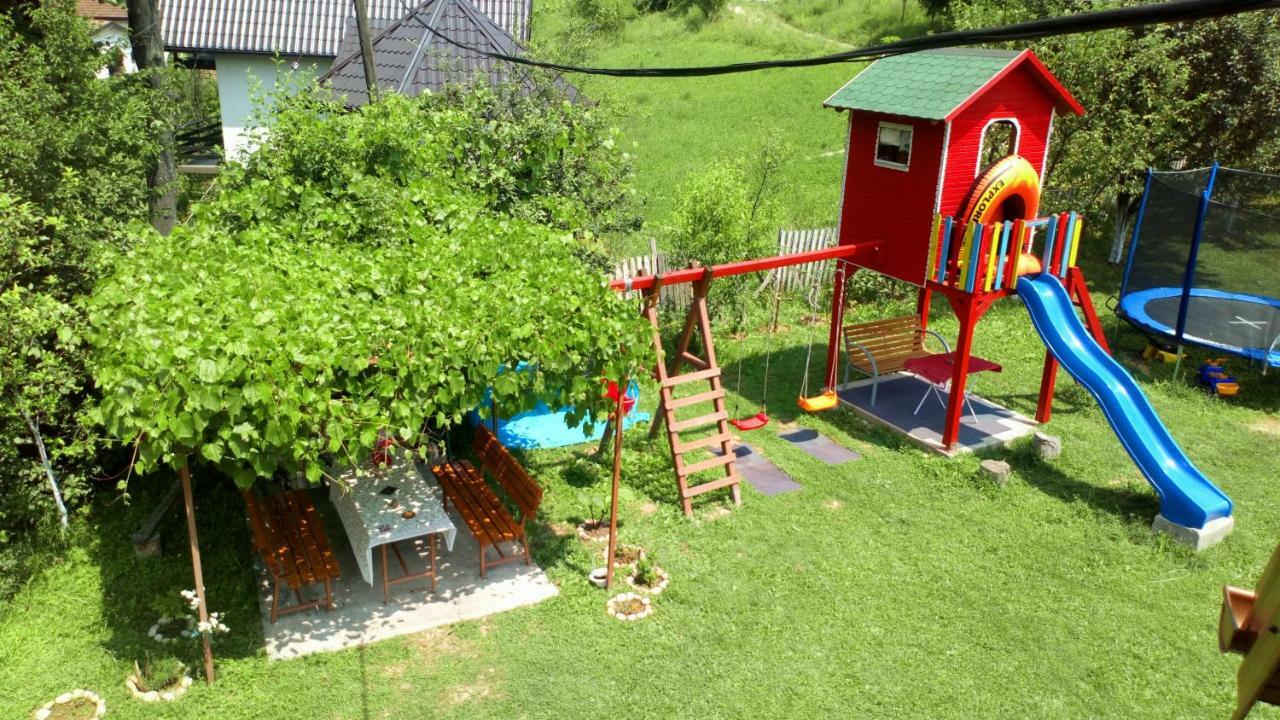 Cottage Forest Stream Visoko Bagian luar foto